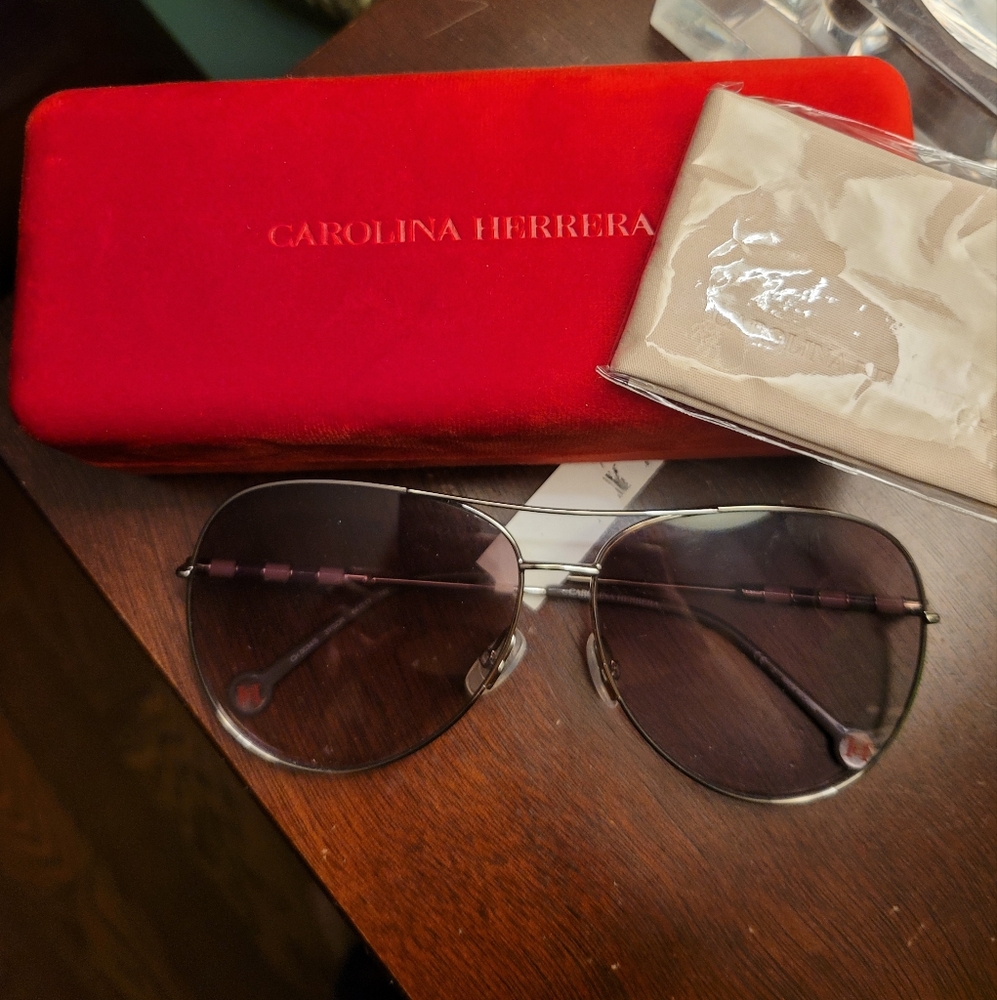 Carolina Herrera aviator sunglasses